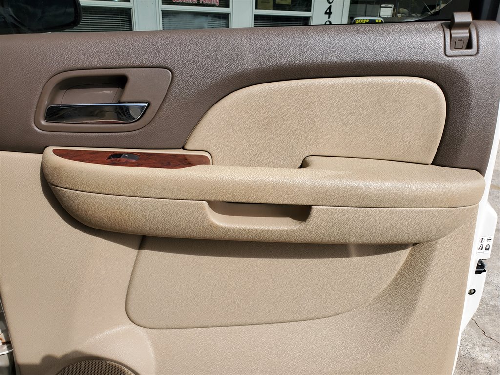 2011 Chevrolet Suburban LTZ 1500 photo