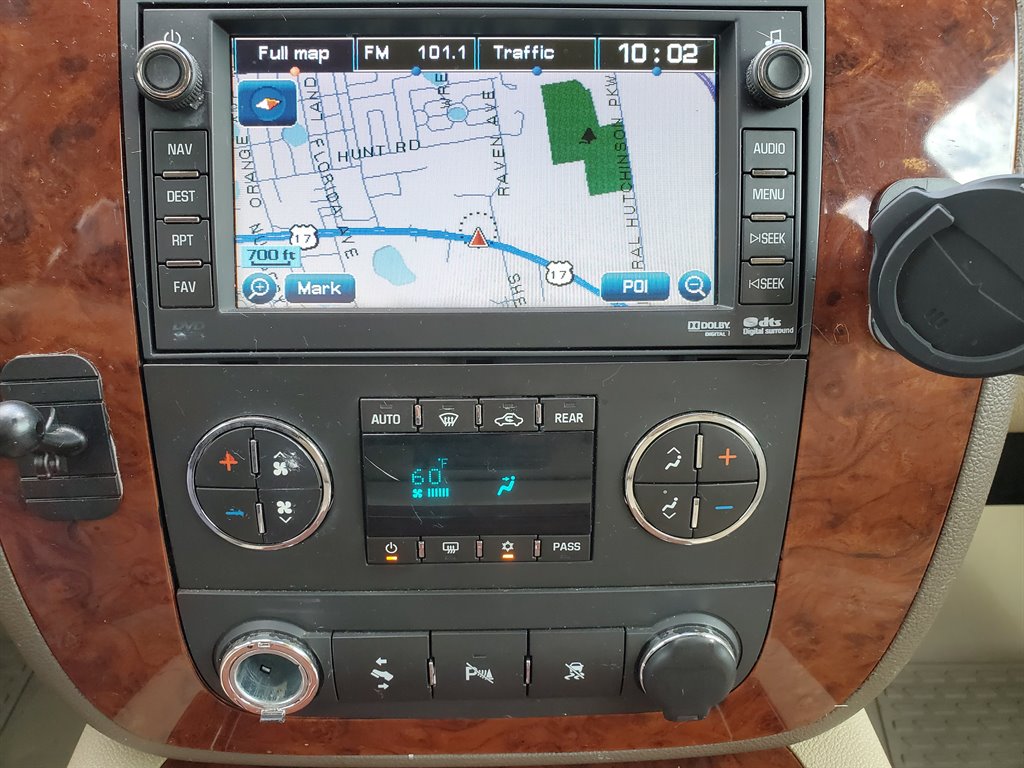 2011 Chevrolet Suburban LTZ 1500 photo