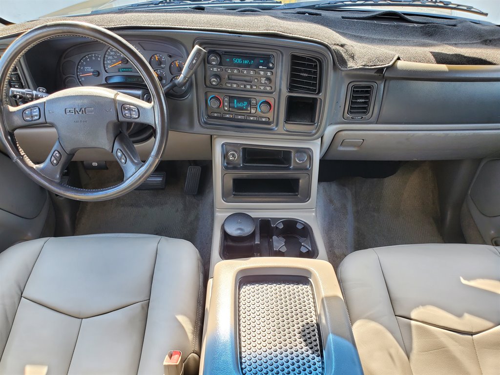 2003 GMC Yukon XL 1500 photo
