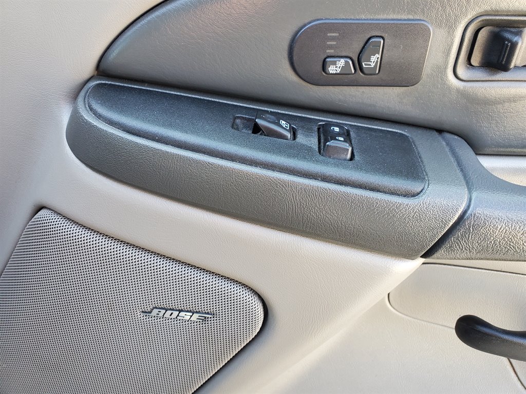 2003 GMC Yukon XL 1500 photo