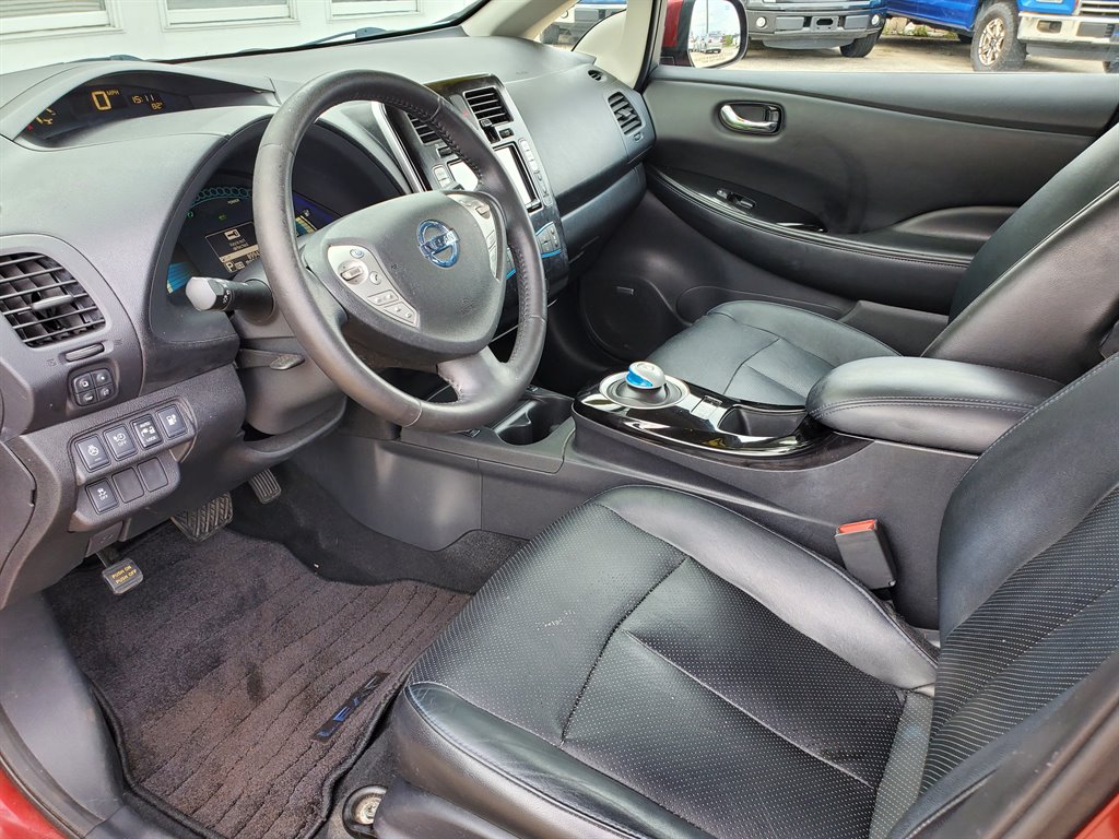 2014 Nissan LEAF S photo