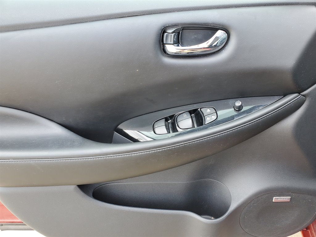 2014 Nissan LEAF S photo