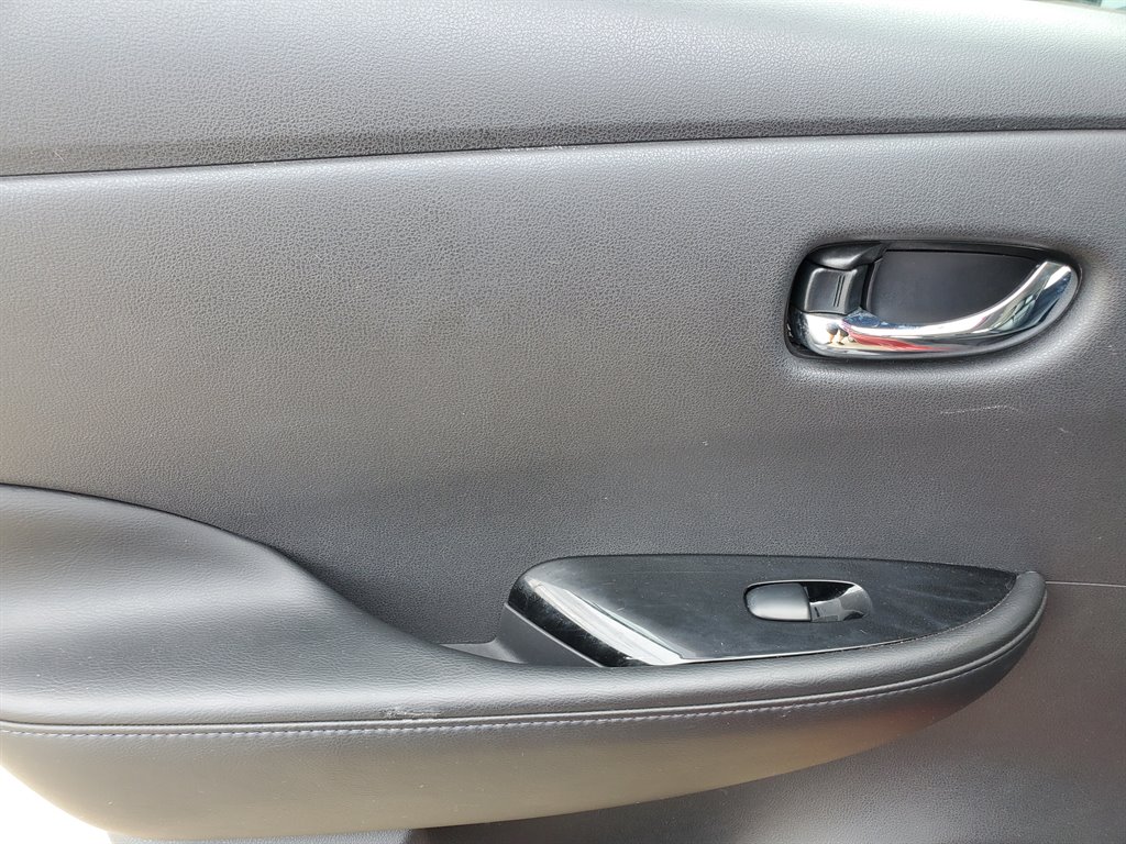2014 Nissan LEAF S photo