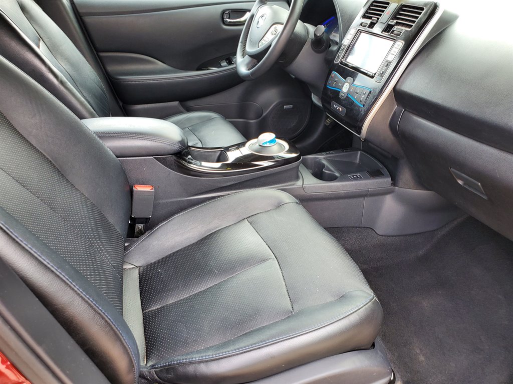 2014 Nissan LEAF S photo