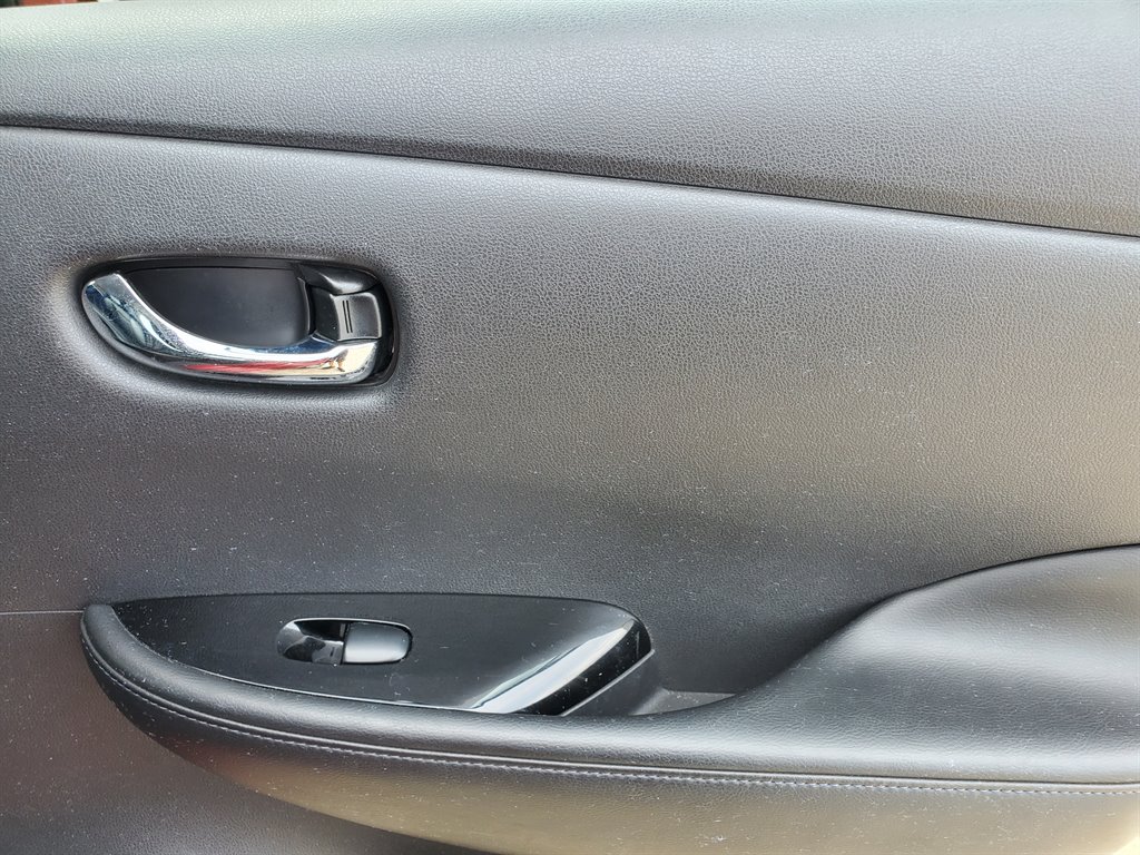 2014 Nissan LEAF S photo