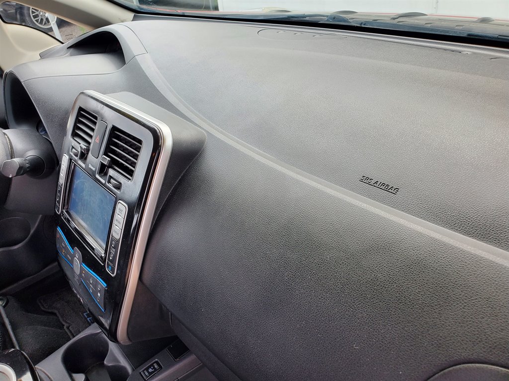 2014 Nissan LEAF S photo