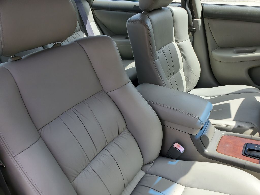 2001 Lexus ES - $4,750