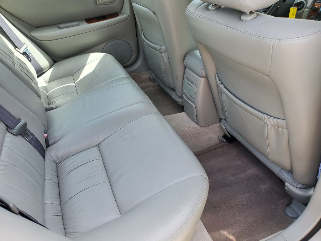2001 Lexus ES - $4,750