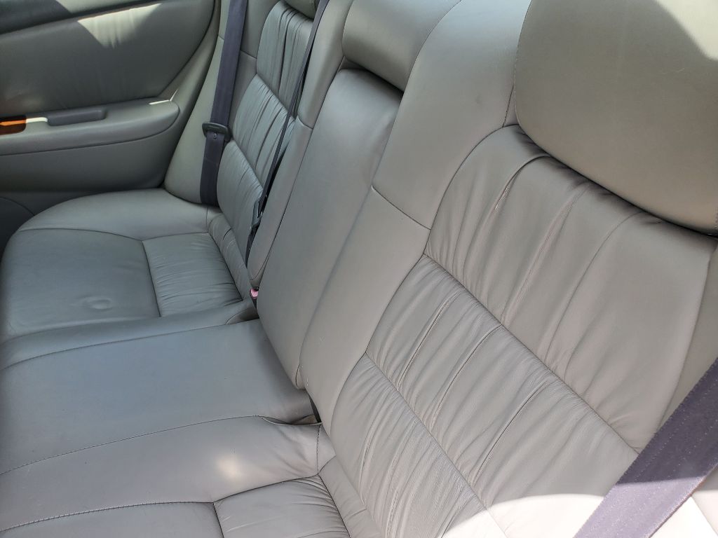 2001 Lexus ES - $4,750