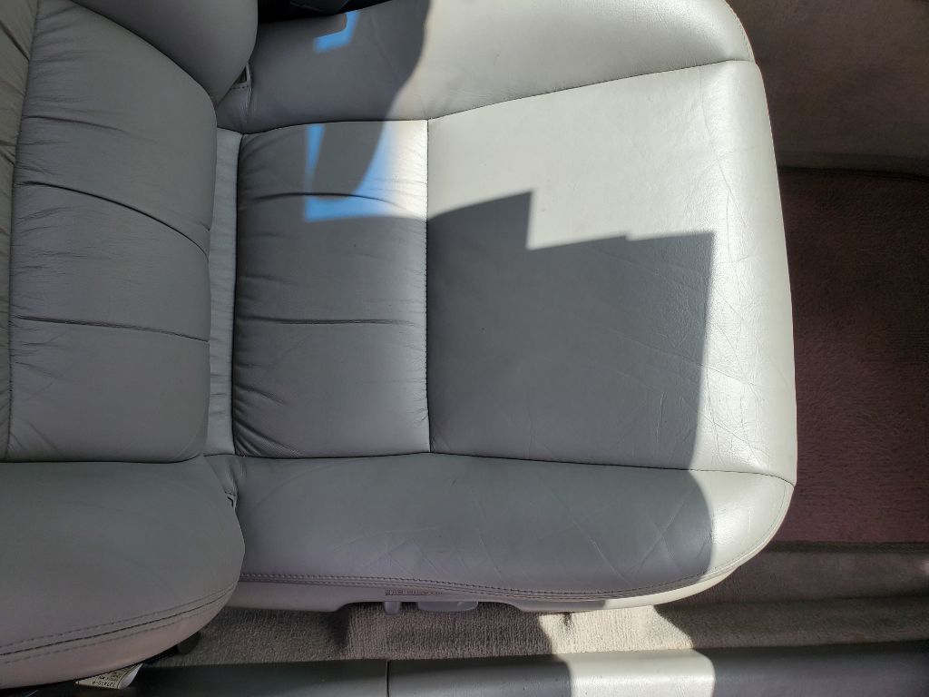 2001 Lexus ES - $4,750