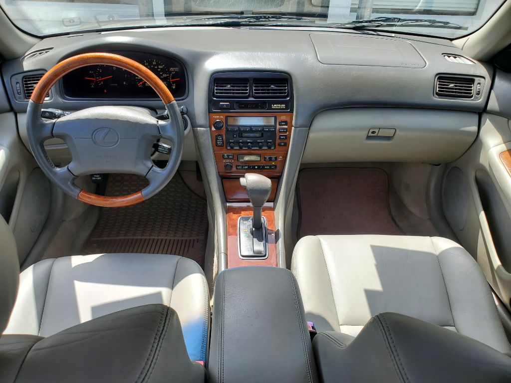 2001 Lexus ES - $4,750