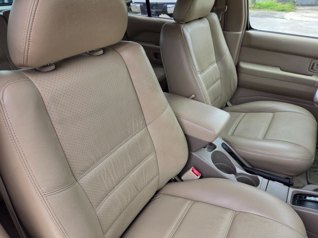 2001 Nissan Pathfinder - $6,750