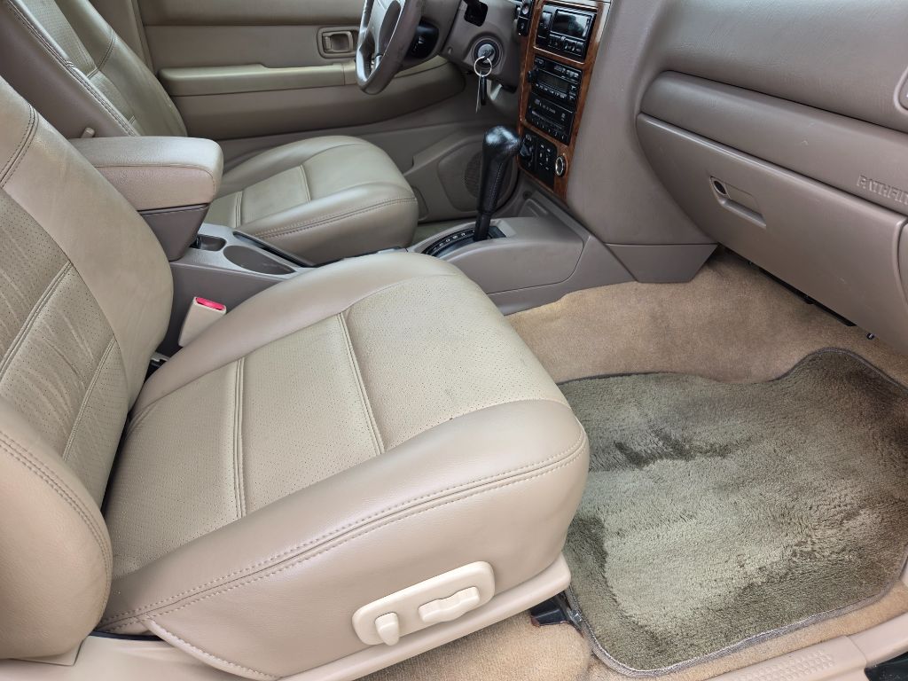 2001 Nissan Pathfinder - $6,750