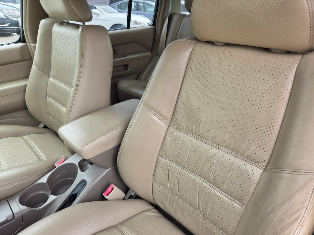 2001 Nissan Pathfinder - $6,750