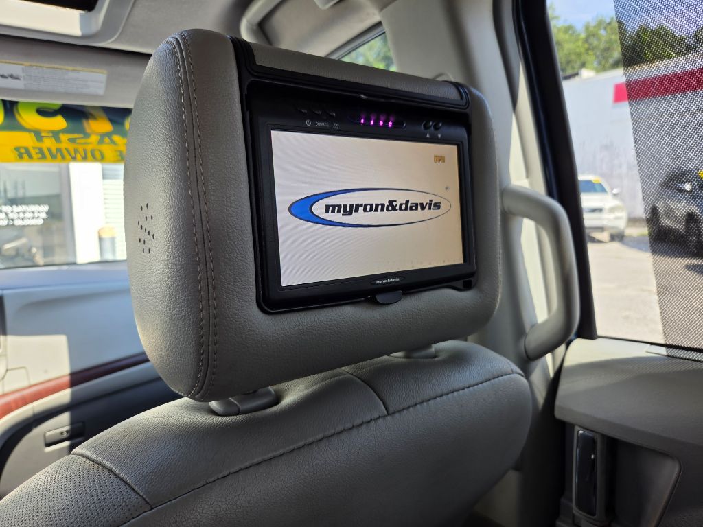 2012 Toyota Sienna - $8,250