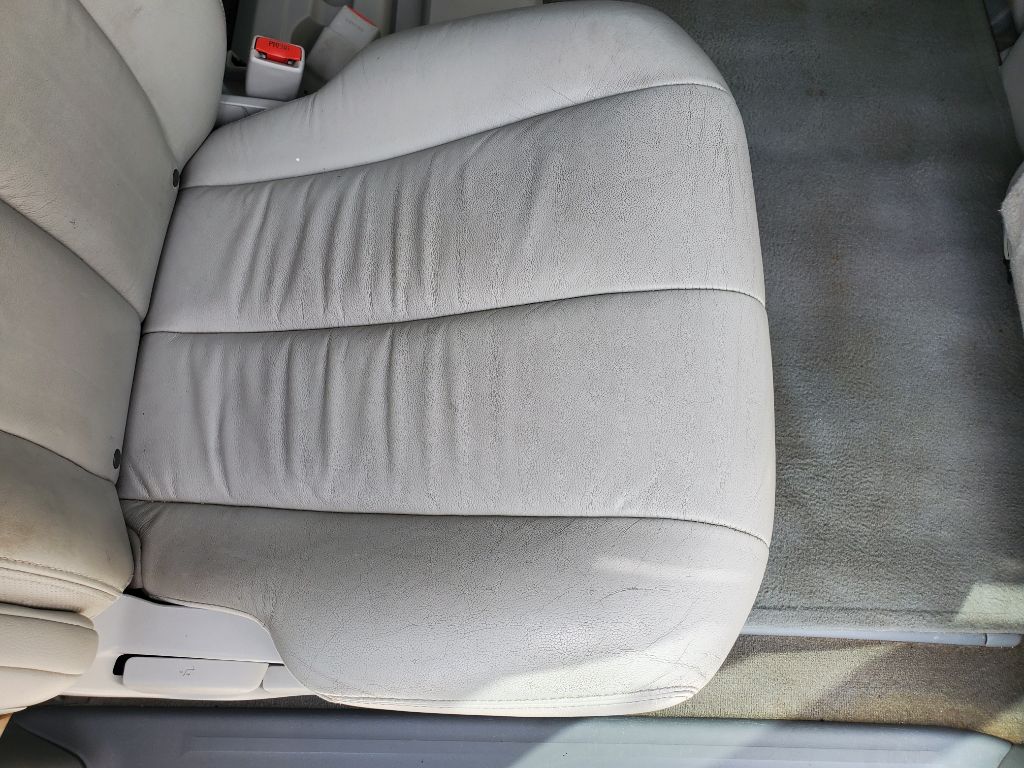 2012 Toyota Sienna - $8,750