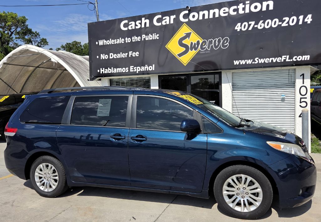 2012 Toyota Sienna - $8,250