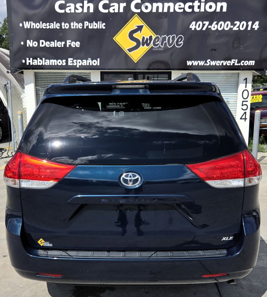 2012 Toyota Sienna - $7,750