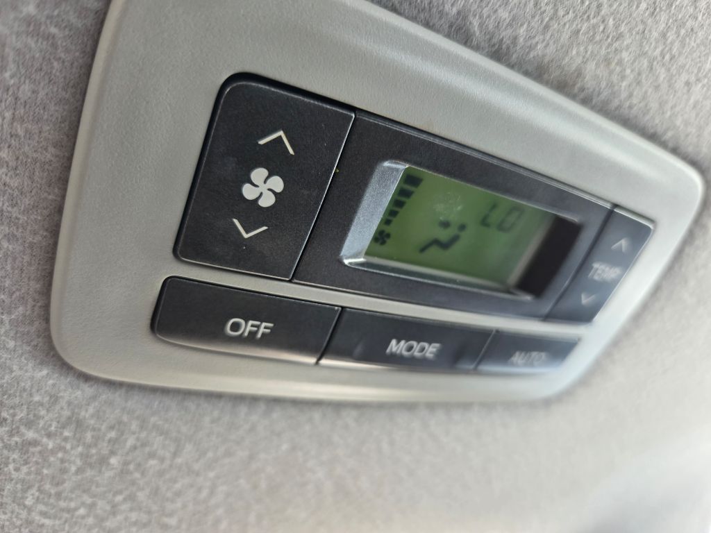 2012 Toyota Sienna - $8,250