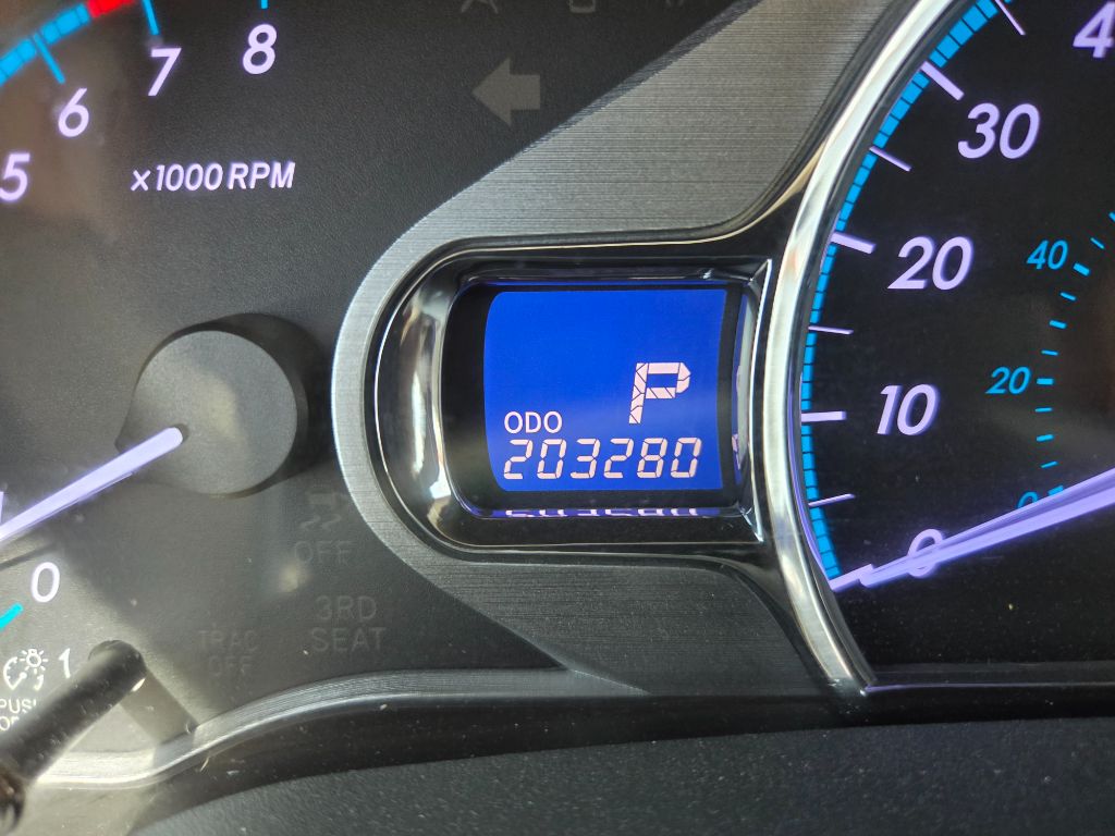 2012 Toyota Sienna - $7,750
