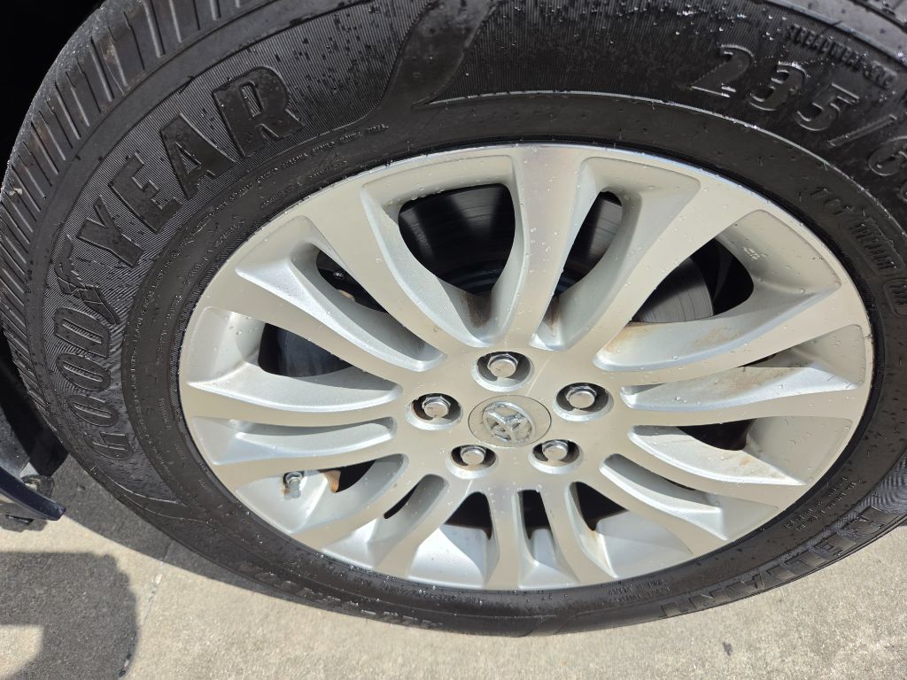 2012 Toyota Sienna - $7,750