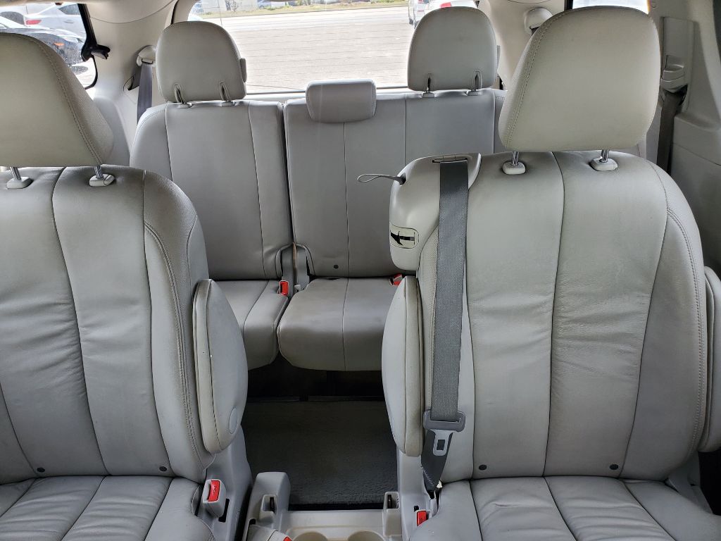 2012 Toyota Sienna - $8,750