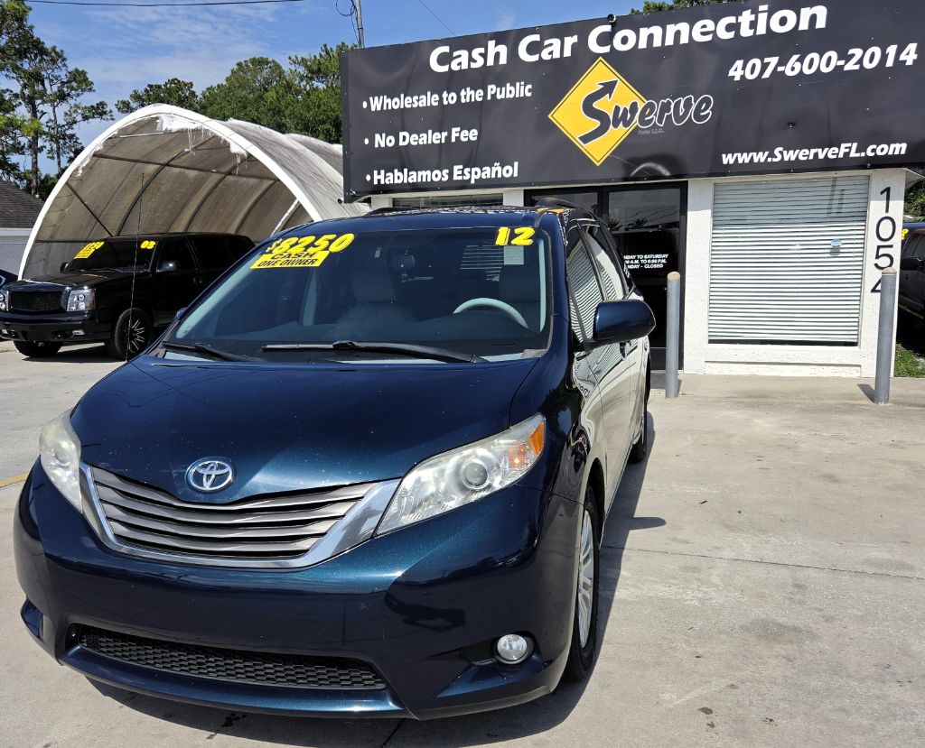 2012 Toyota Sienna - $8,250
