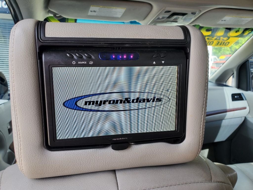 2012 Toyota Sienna - $8,750