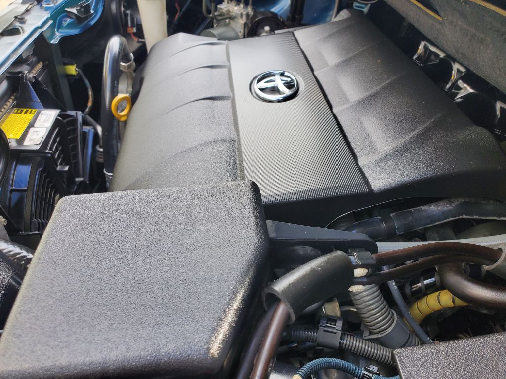2012 Toyota Sienna - $8,750