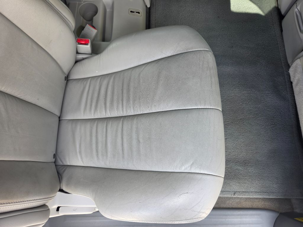2012 Toyota Sienna - $7,750