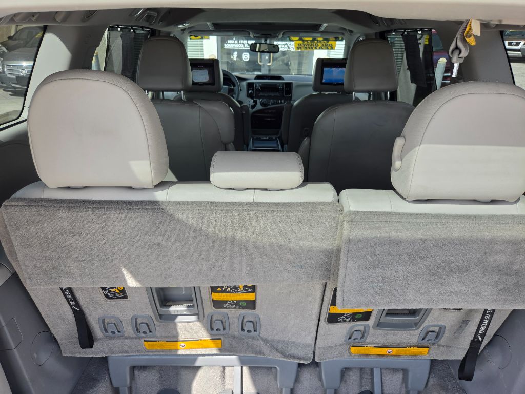 2012 Toyota Sienna - $7,750