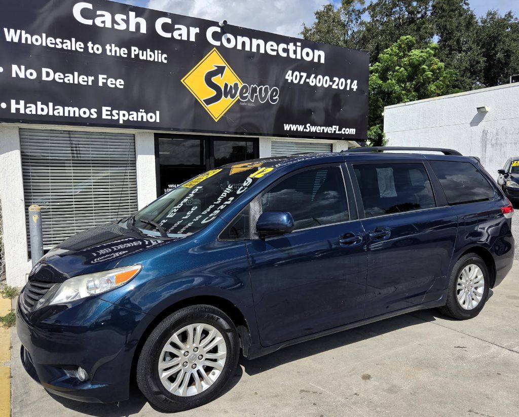 2012 Toyota Sienna - $7,750