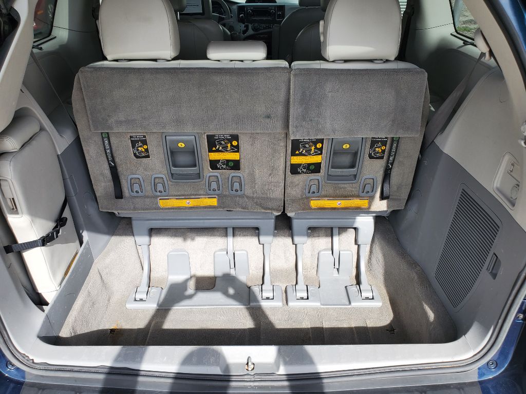 2012 Toyota Sienna - $8,750