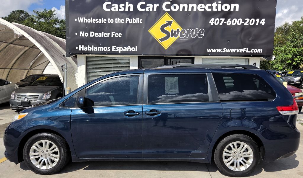 2012 Toyota Sienna - $7,750