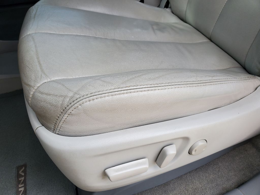 2012 Toyota Sienna - $8,750