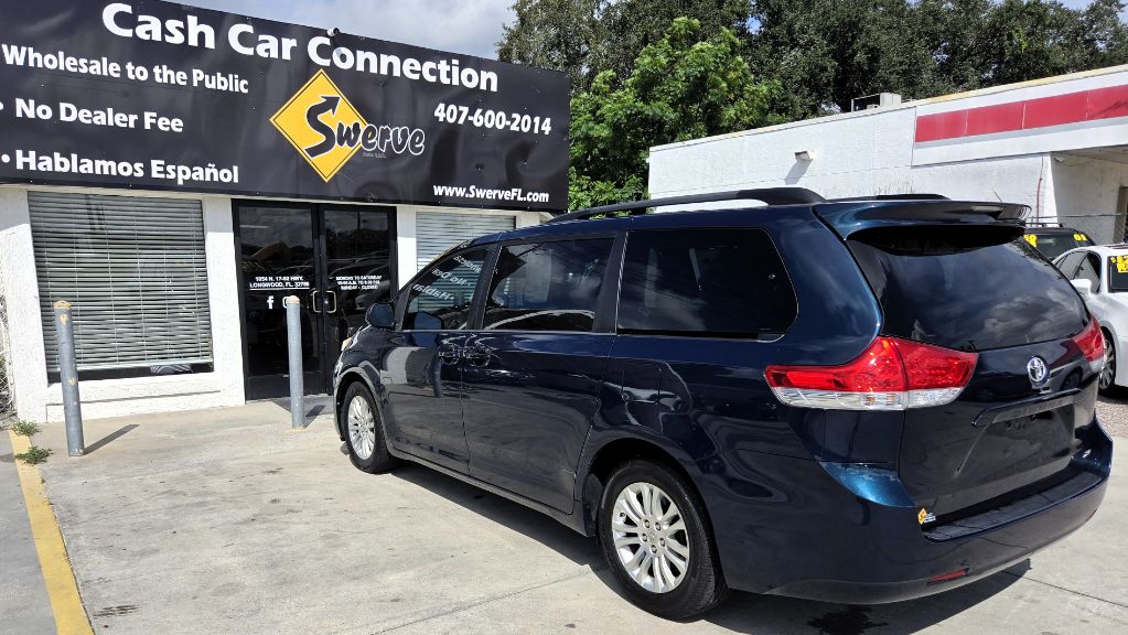 2012 Toyota Sienna - $7,750