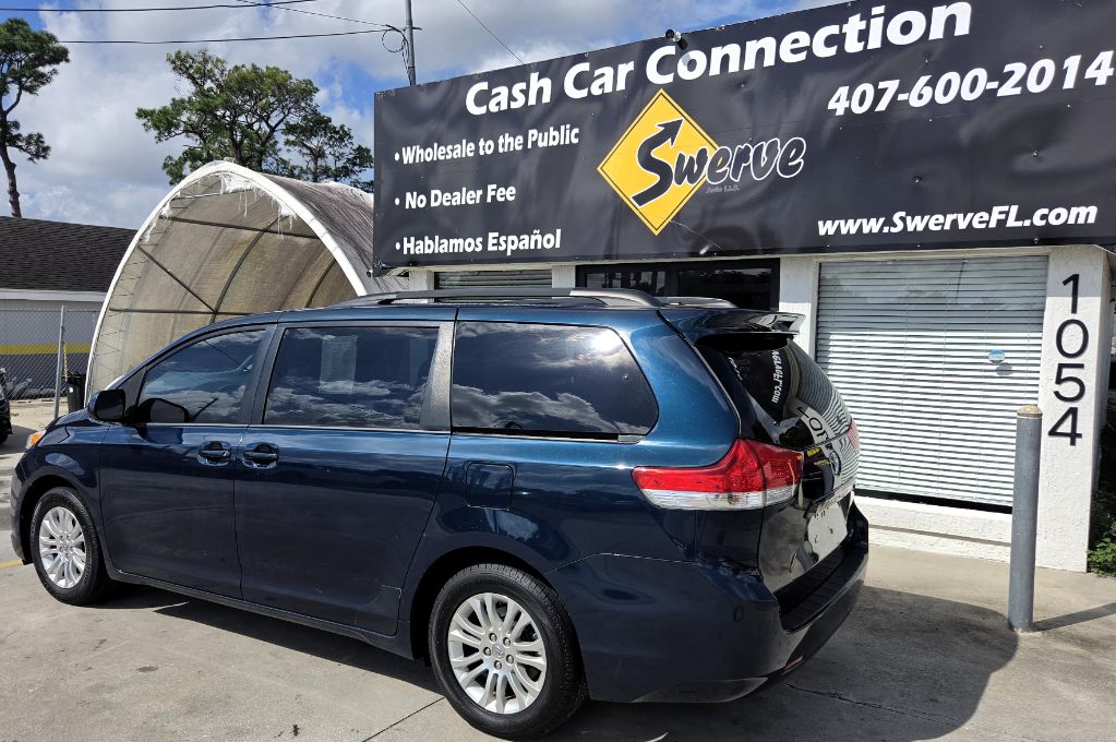 2012 Toyota Sienna - $7,750