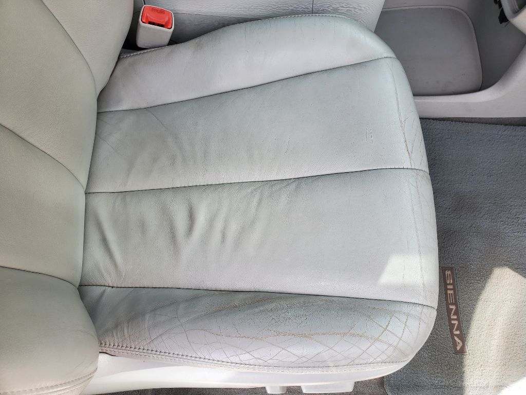 2012 Toyota Sienna - $8,750
