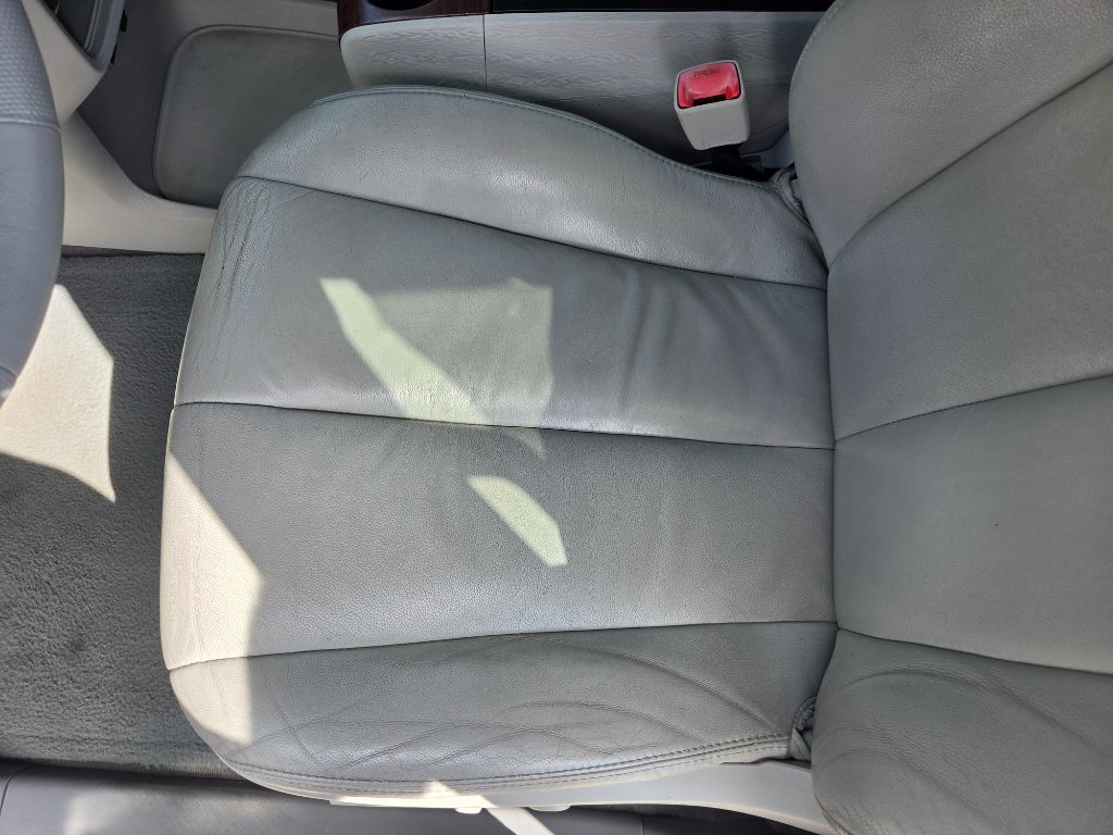 2012 Toyota Sienna - $7,750