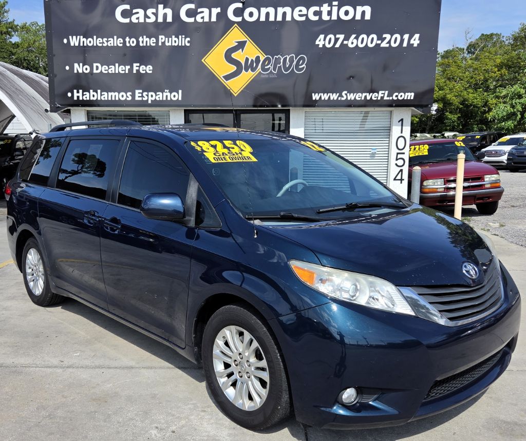 2012 Toyota Sienna - $8,250