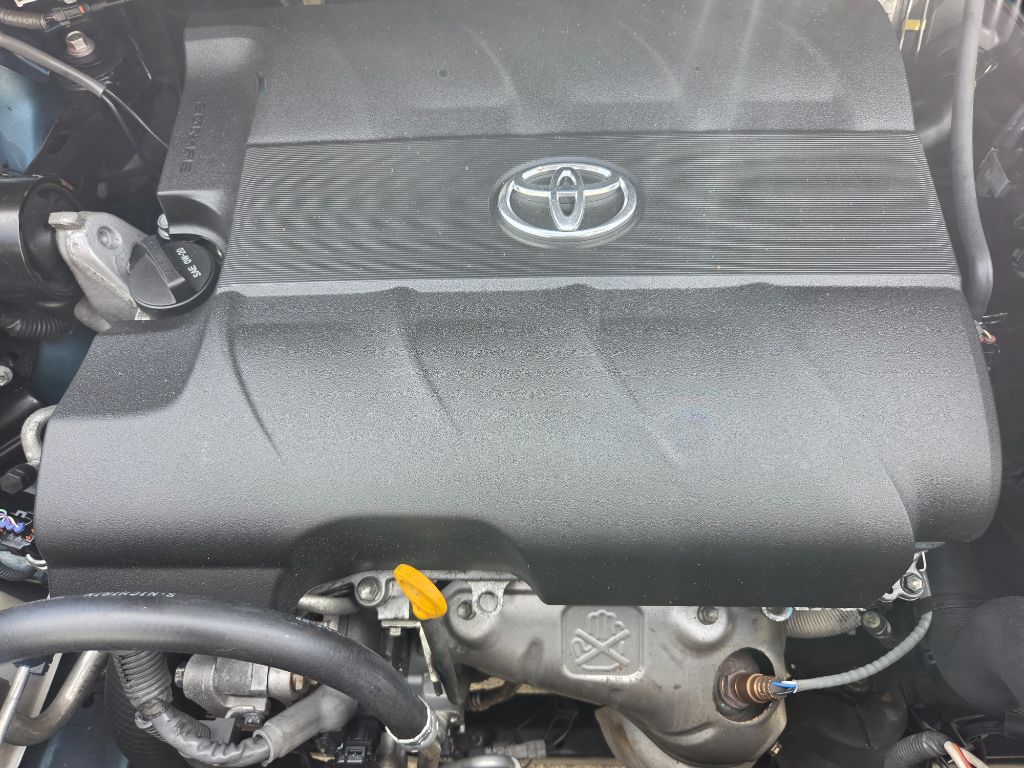 2012 Toyota Sienna - $7,750