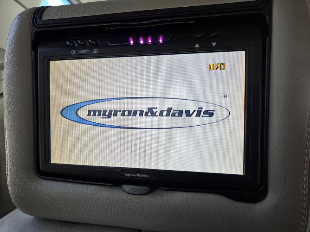 2012 Toyota Sienna - $8,250