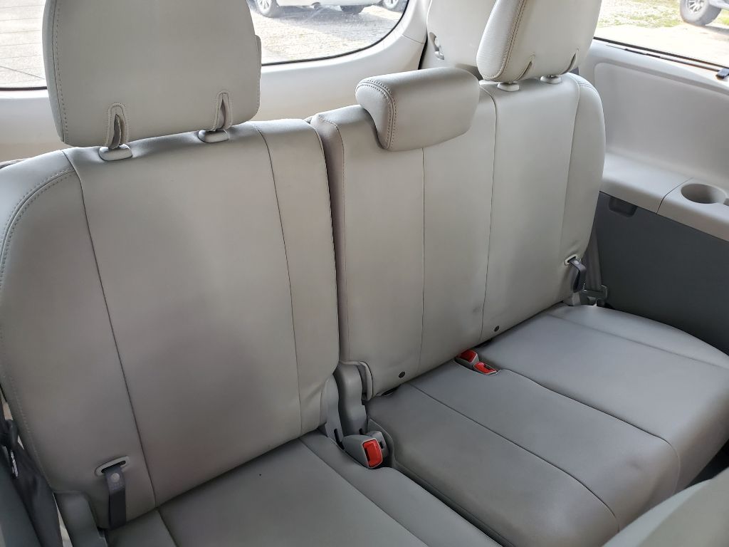 2012 Toyota Sienna - $8,750