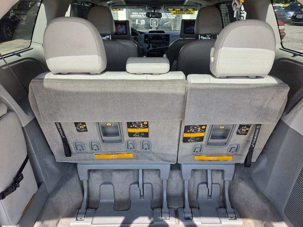 2012 Toyota Sienna - $8,250