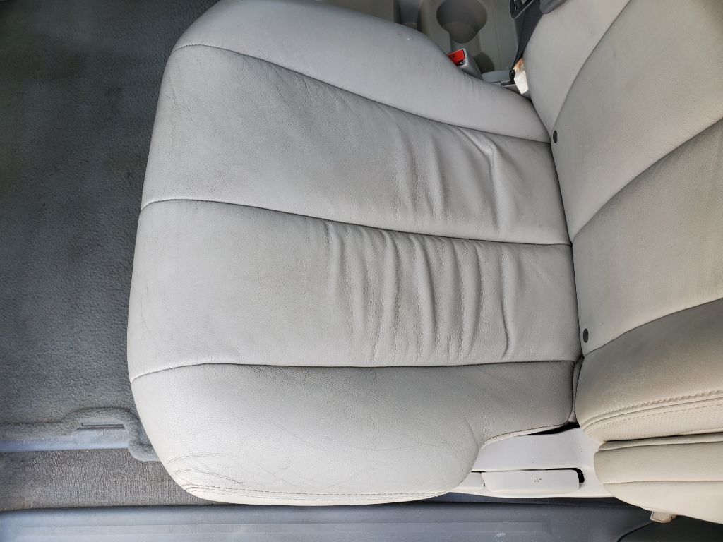2012 Toyota Sienna - $8,750