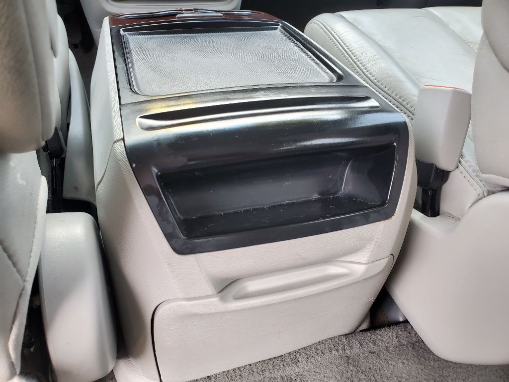2012 Toyota Sienna - $8,750