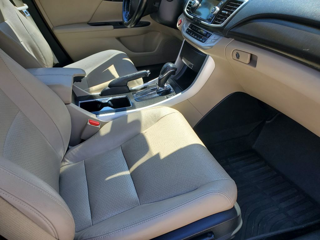 2015 Honda Accord - $9,750