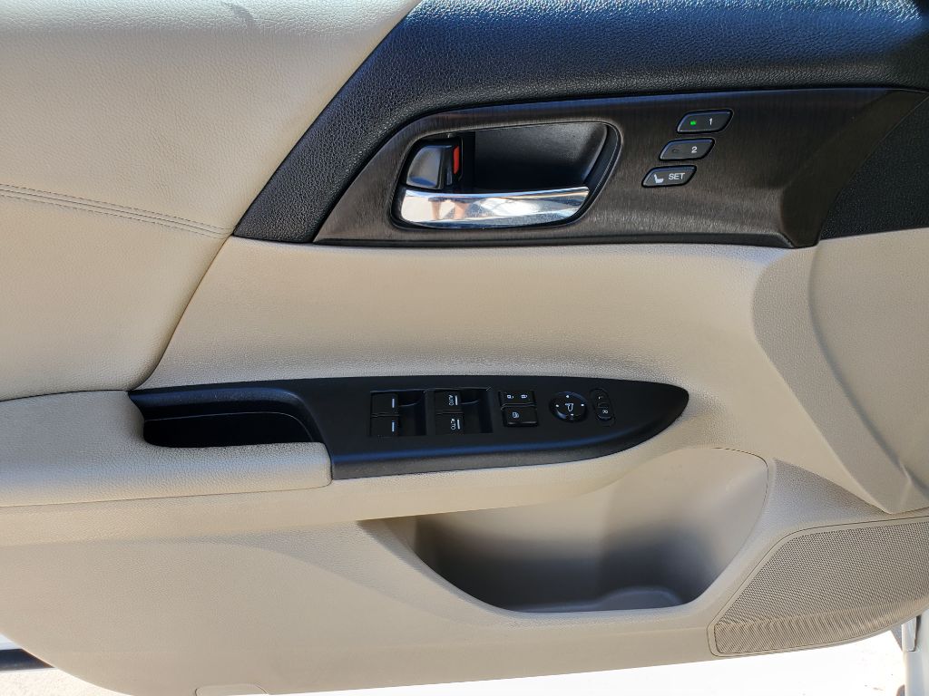 2015 Honda Accord - $9,750