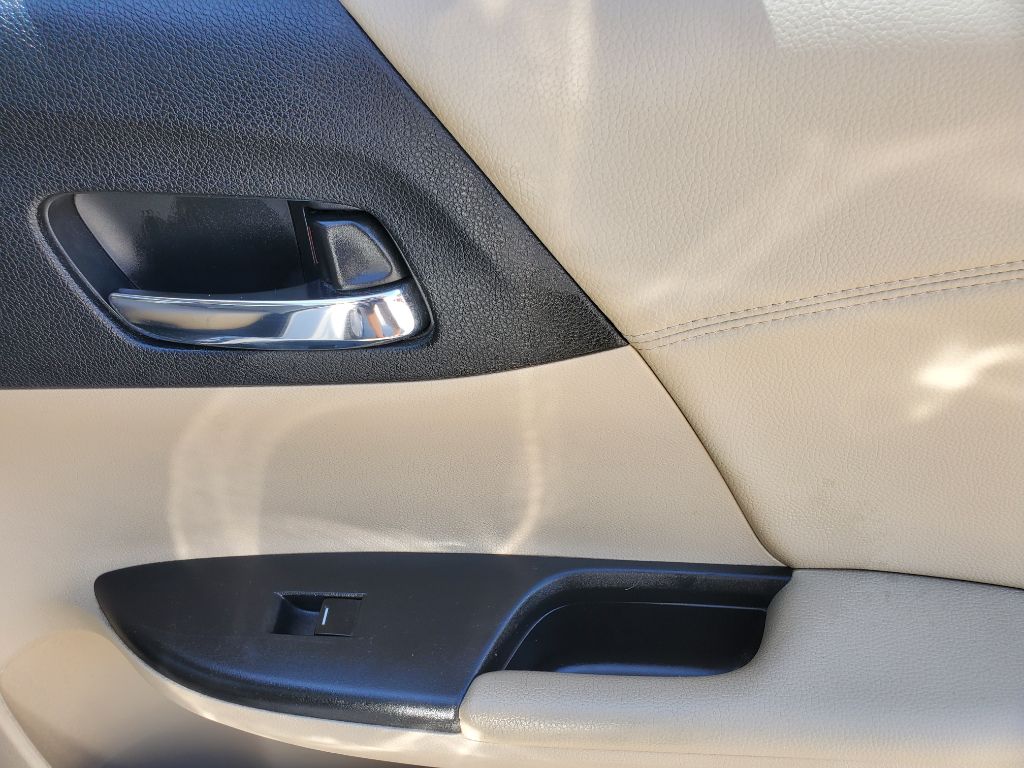 2015 Honda Accord - $9,750