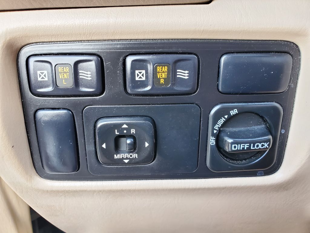 1999 Toyota Land Cruiser - $17,750